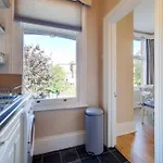 Spacious Ealing Broadway Apartment