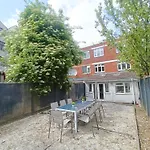 Lovely 4 Bedroom Flat With Ample Garden In Brondesbury, Kilburn