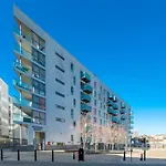 Charming Flat Near Canary Wharf