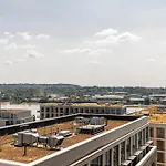 Spacious Modern 1 Bed Apartment.