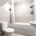 Cosy 3 Bed Flat In Shepherds Bush Sleeps 8 Guest