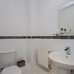The Sparkford Gardens - Lovely 2Bdr With Balcony