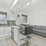 Sachin\'s 2 Bedrooms Apartment