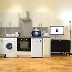Cosy Marble Arch Apartments