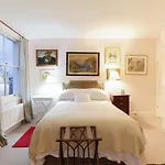 Attractive Chelsea Apartment For Four