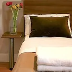 Avni Hotel At Courtfield