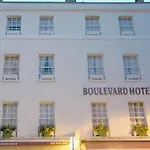 Boulevard Hotel
