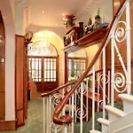 Lincoln House Hotel - Guest Accommodation