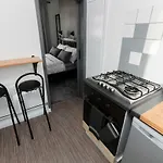Warren Street Deluxe Apartment