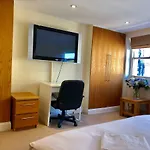 Buckingham Palace View Apartment