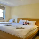 Buckingham Palace View Apartment
