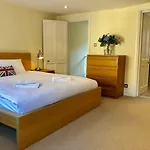 Buckingham Palace View Apartment