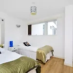 Modern rooms in central London