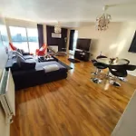 Affluent Apartments Riverside Sark Tower