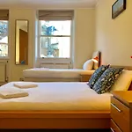 Buckingham Palace View Apartment