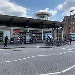 High View Two Bedroom Apartment In Woolwich