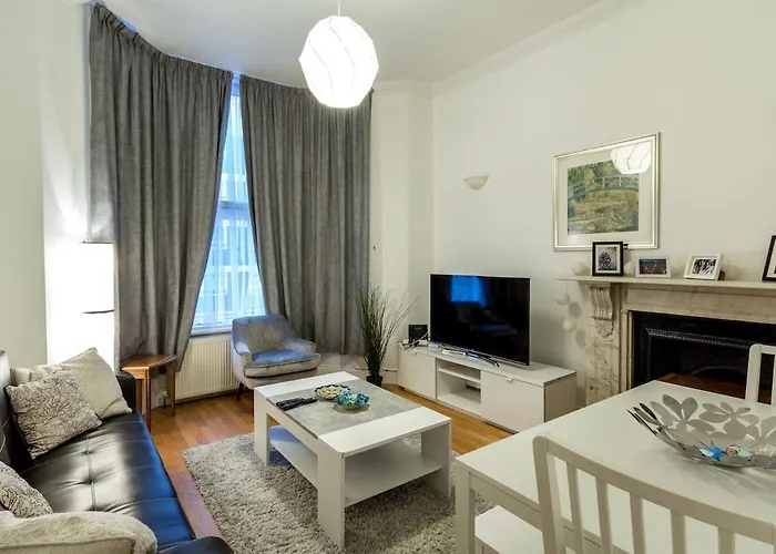 Spacious 1 Bed In West Kensington Or Hammersmith