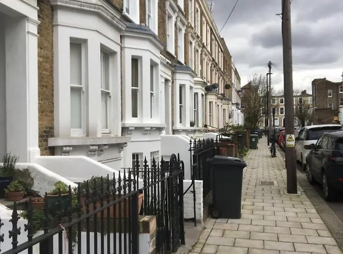 Classic Brixton City Apartment