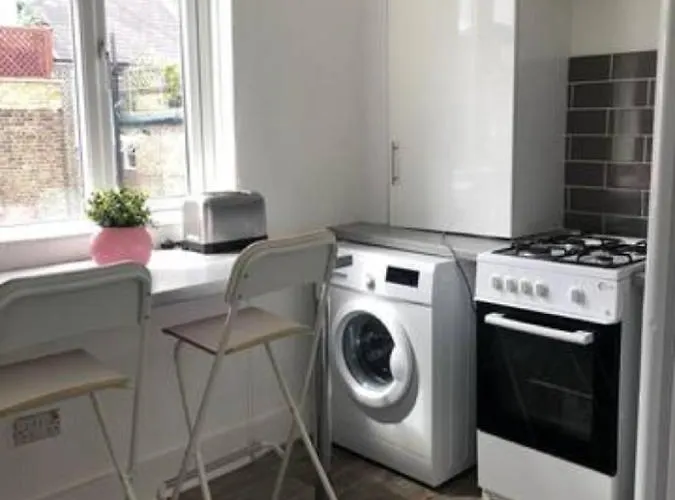 Elite 2 bedroom Flat near portobello road Market