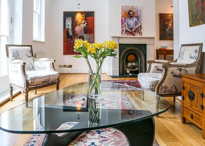 Pass The Keys Stylish 3 Bedroom House In A Quiet Mews By Tube