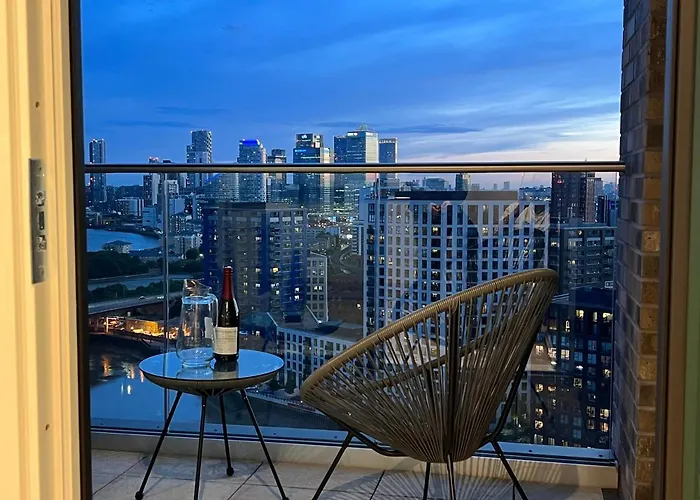 Luxury Penthouse With Stunning Views Near Excel, O2, London City Airport