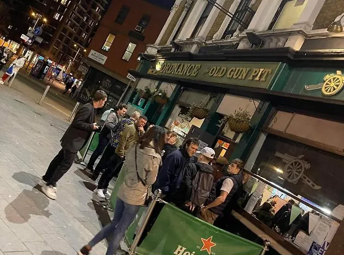 Woolwich Backpackers New