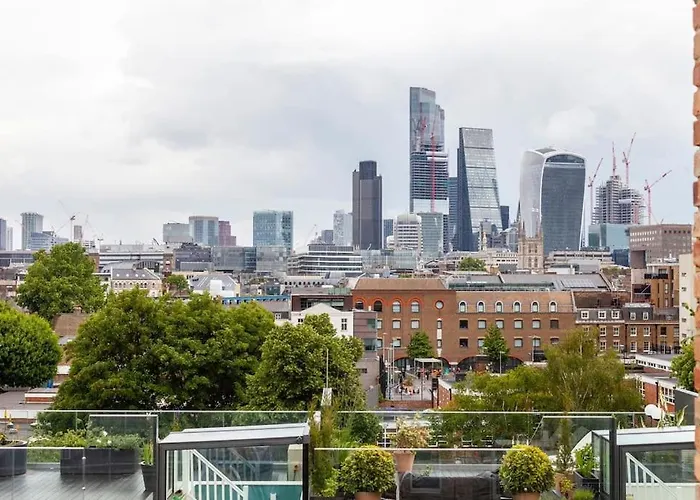 Top Floor Penthouse Flat With Amazing City View