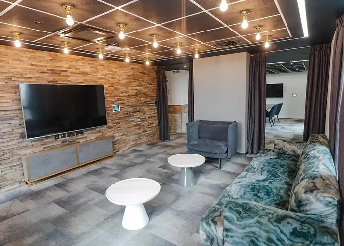 Studio Apartments And Ensuite Bedrooms With Shared Kitchen At Chapter Ealing Right Next To North Acton Tube Station