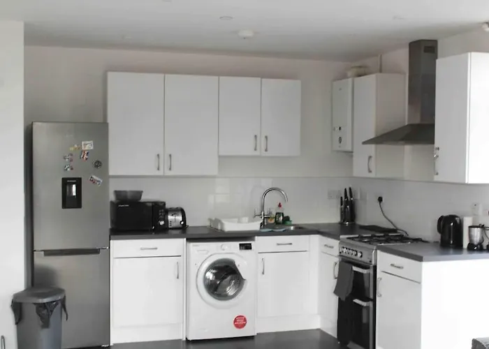 Lovely One Bedroom Apartment With Balcony