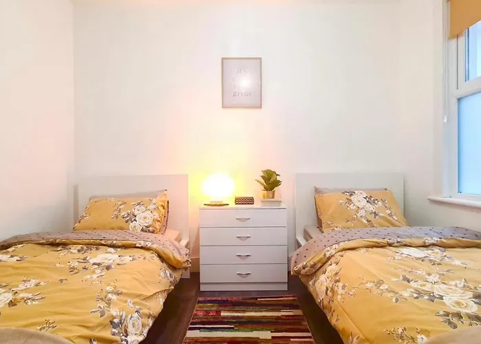 Deluxe Private Room In Manor Park