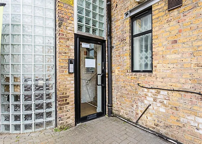Gorgeous Roehampton Flat