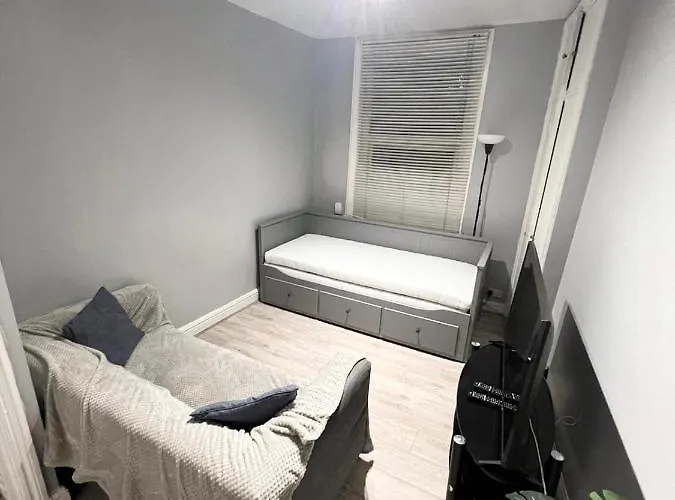 3 Bed Apartment On Balham High Road