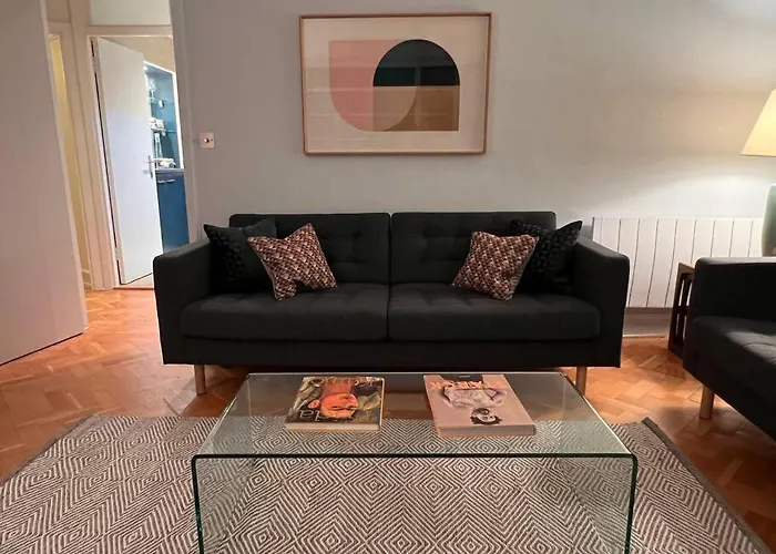 Fitzrovia / Bloomsbury / West End - Two Bed Apt