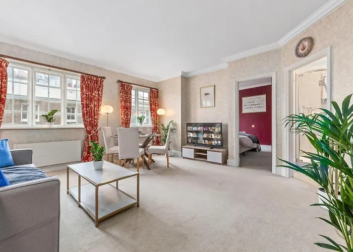 The Mayfair Large Snug