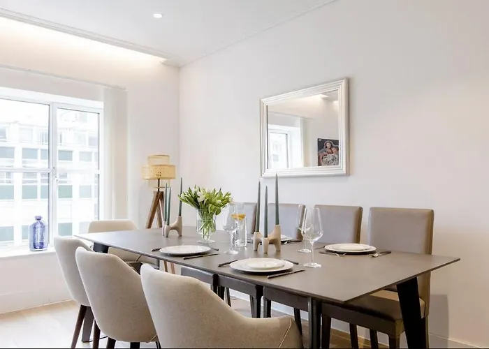 Lovely Room - Coven Garden