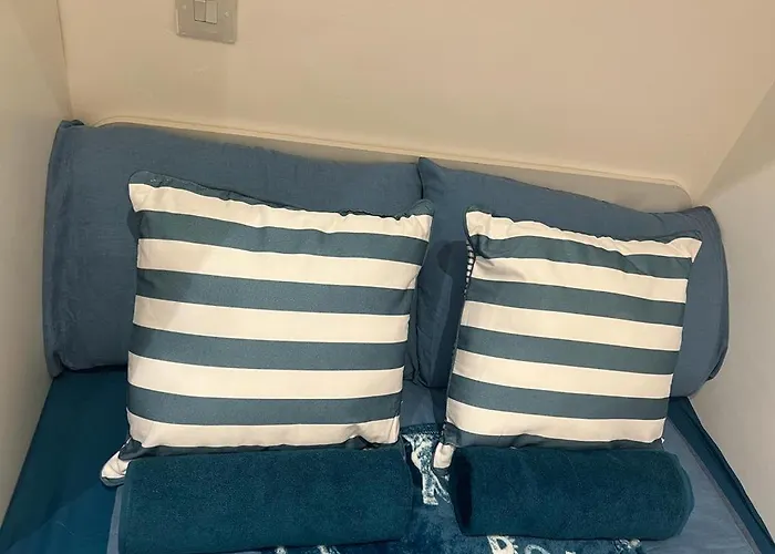 Queenstown Road Studio Flat