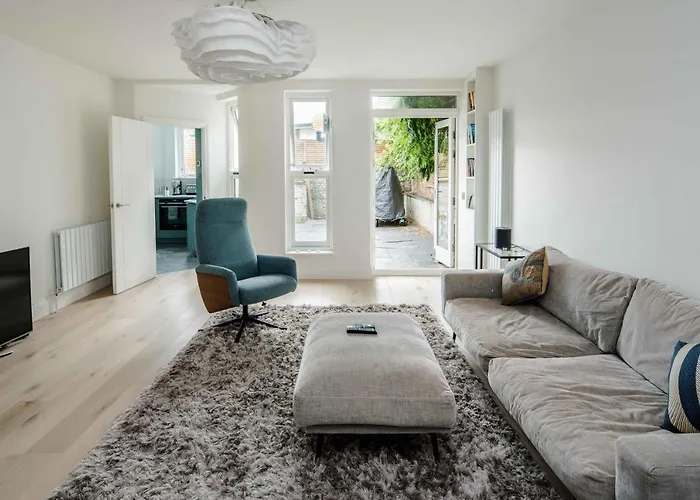 Stylish 2 Bedroom 2 Bathroom In Notting Hill