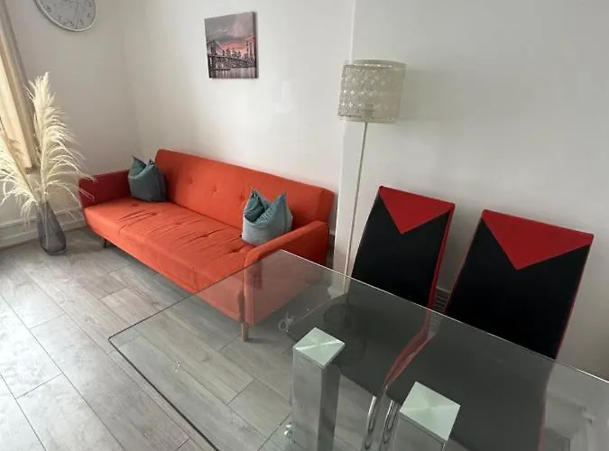 8 Thomas House - Beautiful Spacious Modern Apartment