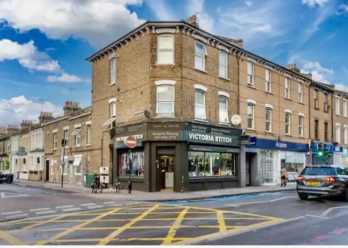Flat 3 Battersea Park Rd, 2 Bedroom, 1 Bathroom Flat