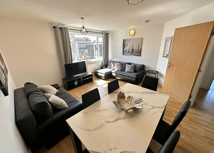 2 Bedroom Flat 1 Stop From London Bridge