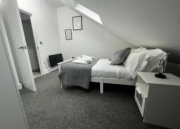 2 Bedroom Flat