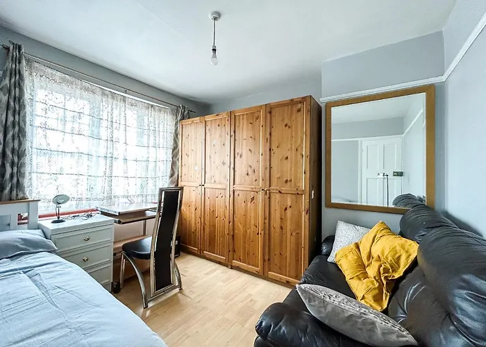 Spacious Double Bedroom In Shooters Hill