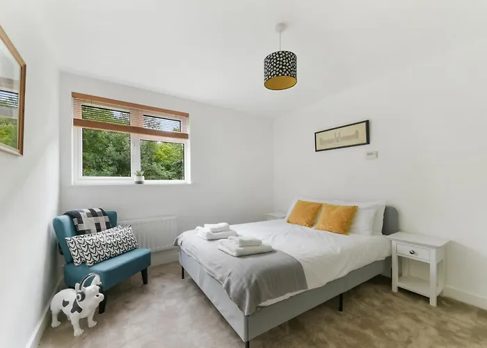 Spacious, Quiet And Modern Apartment