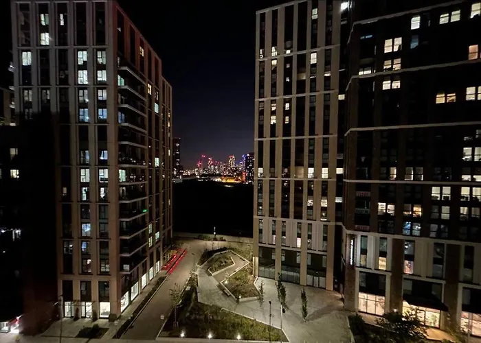 2 Bed Apartment Close To Station With Parking