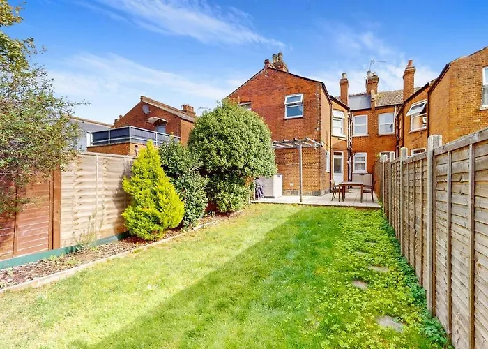 Spacious 2Bd Apartment Cricklewood