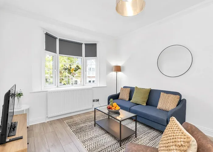 Modern Two Bedroom Apartment With Free Parking!