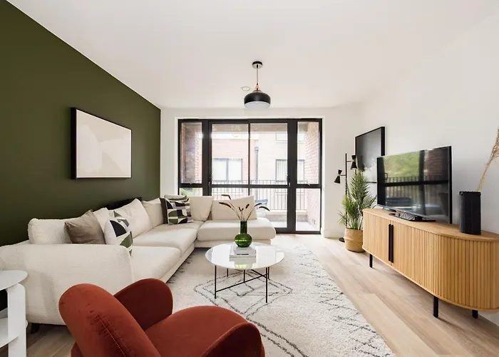 The Wembley Hideout - Stylish 2Bdr Flat With Balcony
