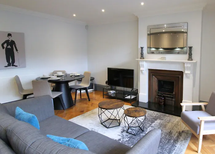 Barons Court Queens Club By Viridian Apartments