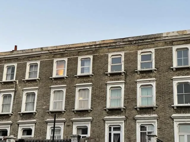 London Budget Bliss, London W12, White City, Shepherd\'S Bush Market