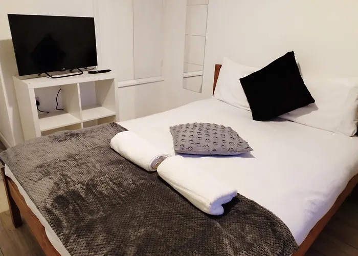 Cosy Home Near Central London E1